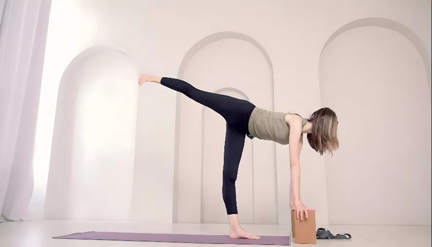 Йога. Равновесие и перевернутые формы